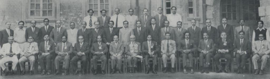 670 Pakistan Engineering Congress in Retrospect (1912 2012) Centenary Celebration PAKISTAN ENGINEERING CONGRESS (ANNUAL GROUP PHOTOGRAPH 1972 74) First Row (sitting) L to R: Jalil-ur-Rehman; Sh.
