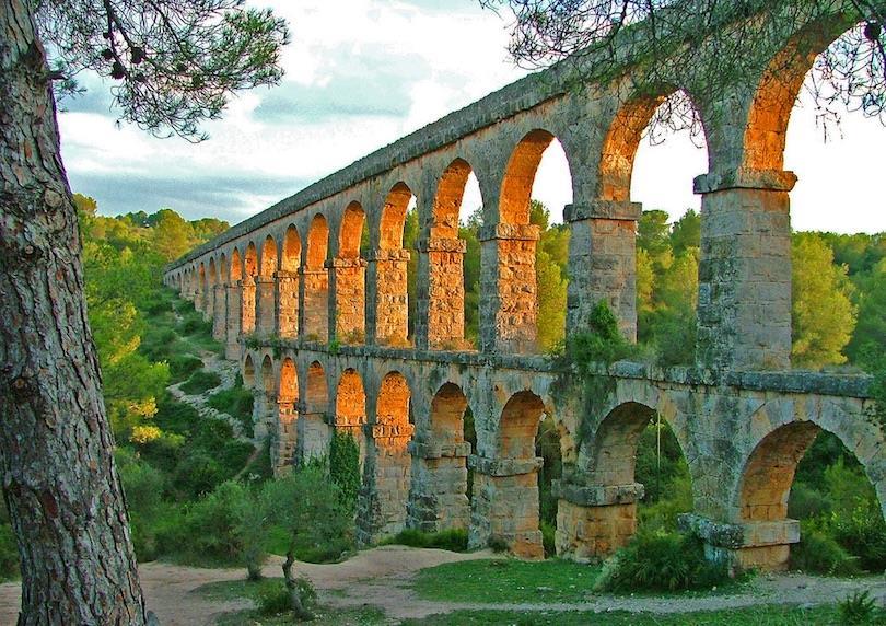 AQUEDUCTS It would take 14 years to build and over 400,000 blocks of stone as well as 6,000,000 sq. ft.