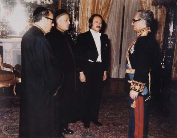 The Shah with leaders of the Iranian Jewish