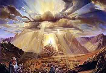 Bickering Israel witnessed the appearance of the Lord in the clouds.