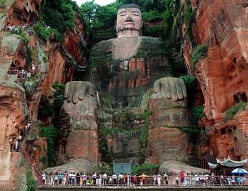 Descend Emeishan by cable car. After lunch, transfer to visit Leshan Buddha. Take boat cruise to view the Leshan Buddha. DAY 8: KLIA2 arrival Arrive 4.35am at KL-LCCT airport.