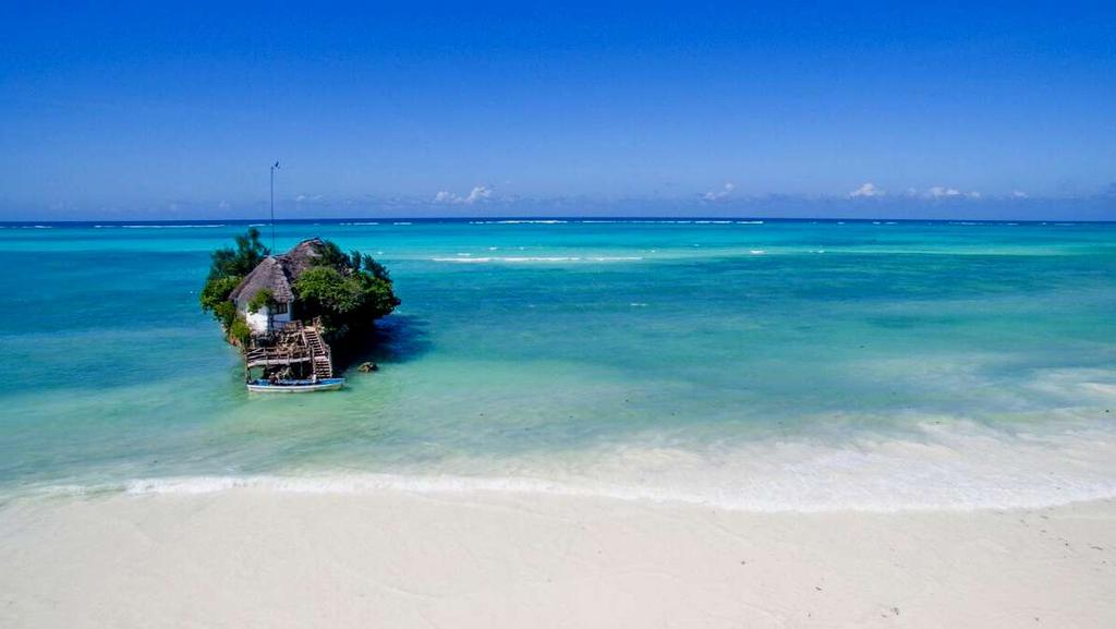 Fresh Indian Ocean breeze, white sand and aquamarine