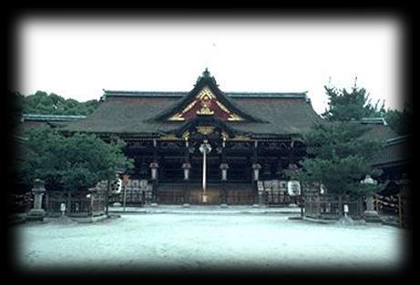 Heian Shrine It is located in Sakyou-ku, Kyo-to-shi. Inside, the enshrined deities are emperor Kanmu and emperor Koumei.
