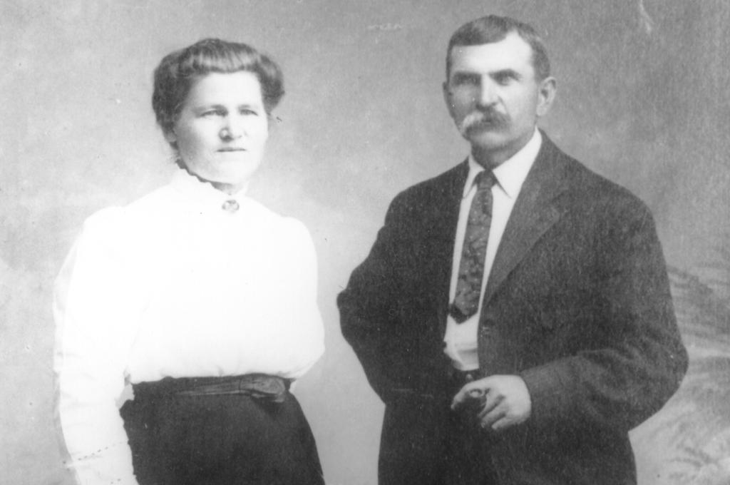 Alois Brickl purchased the farm on March 25, 1904 for $13,500.