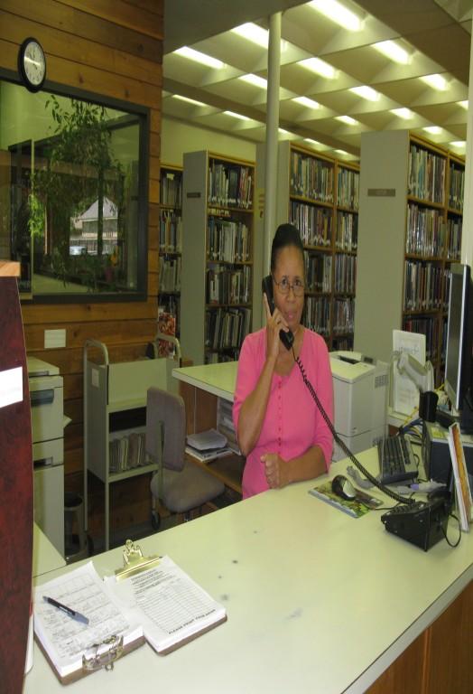 V irgil a nd Jose ph ine Gordon Memorial Libr ary NOTES Volume 1 issue Special points of interest: February 0,, 01 Greetings to all Friends of the Library Annual Book Sale- Feb.
