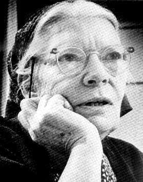 Dorothy Day (1897 1980) Dorothy Day was a journalist, social activist and founder of the Catholic Worker s movement.
