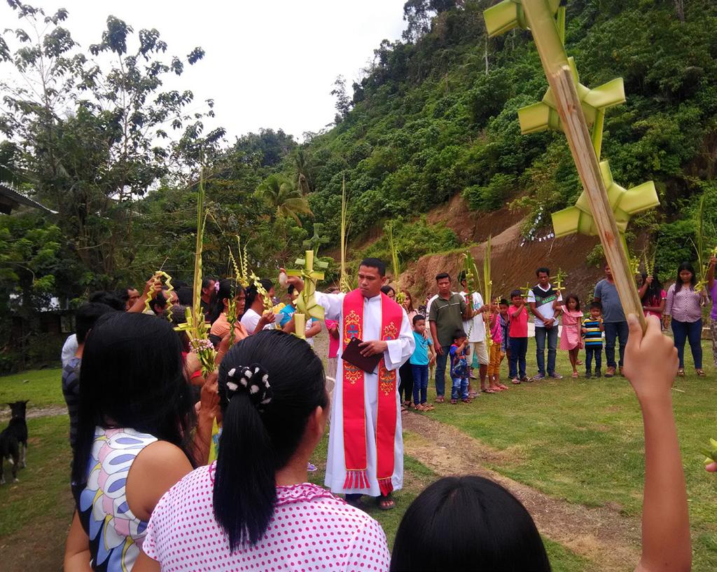 The formation to mission binds the priest with the whole Christian community, since the missionary zeal belongs to the entire Body of Christ and it is the community that the Spirit sends out on