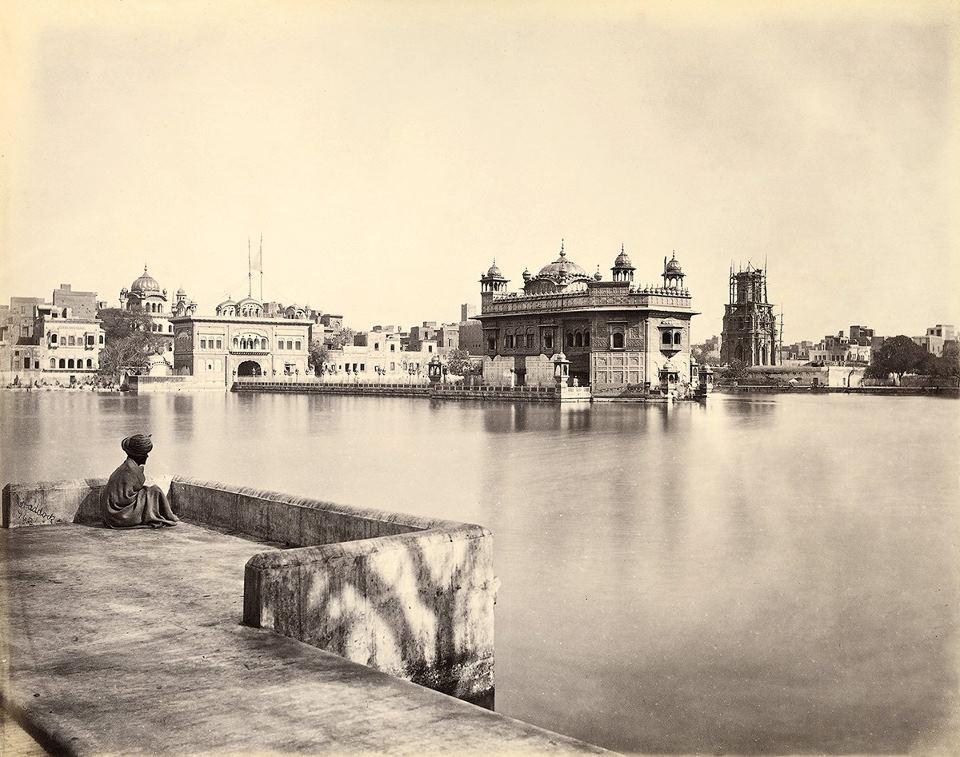 Guru Arjan Sahib & Dasvandh It was the monumental task of building of Harmandir