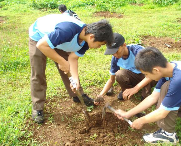 Climate Change Project Students at Carmelite Schools Act on their Education and Beliefs The Climate Change Project began in 2008 as a way to challenge high school students to get involved in the