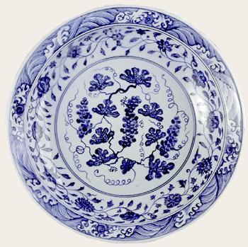 Ming Art: Ming artisans produced blue and white porcelain