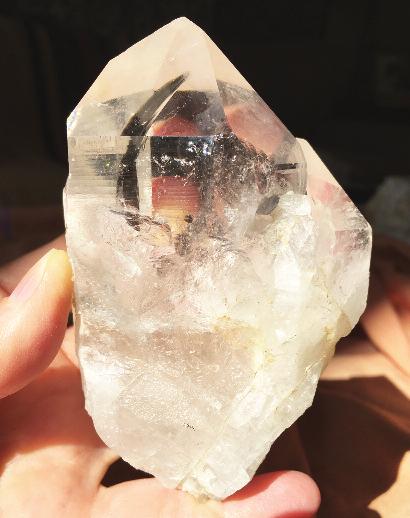 R E I K I A N D C R Y S T A L S Clear quartz natural points with crescent moon Photo courtesy of Shekhina von Recklinghausen Power Chakra Citrine is a translucent golden quartz that brings strength