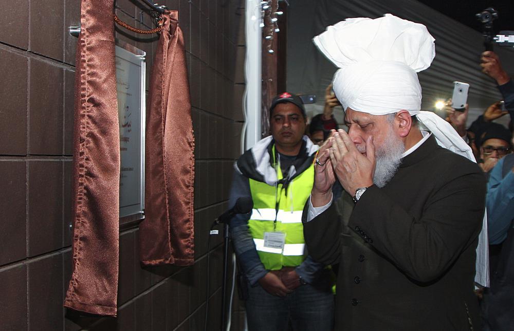 After Namaz, Huzoor inspected the Mosque site and asked where the ladies were.