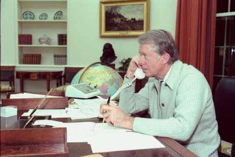 Examining Primary Documents How does President Carter respond to the Iranian Revolution and Hostage Crisis in the early days?