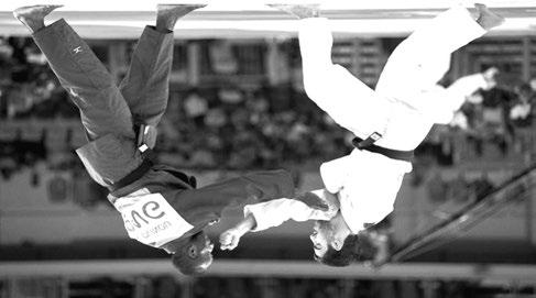 JUDO Olimpik pilaia bilong Papua Niugini, Raymond Ovinou, i lukluk long skulim ol yangpela pilaia bilong go resis long 2020 Tokyo Olimpik resis bai kamap long Japan.