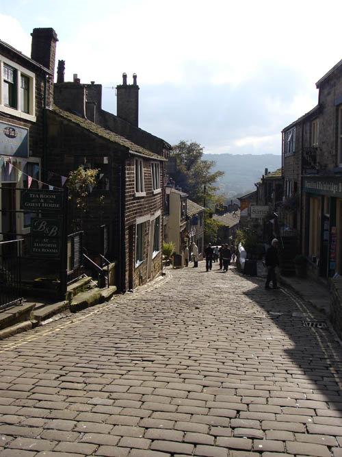 5 Haworth Main Street A fascinating street paved with traditional setts, hosting a range of interesting shops, cafes and events, making the steep walk worthwhile Haworth Main Street is a steep narrow