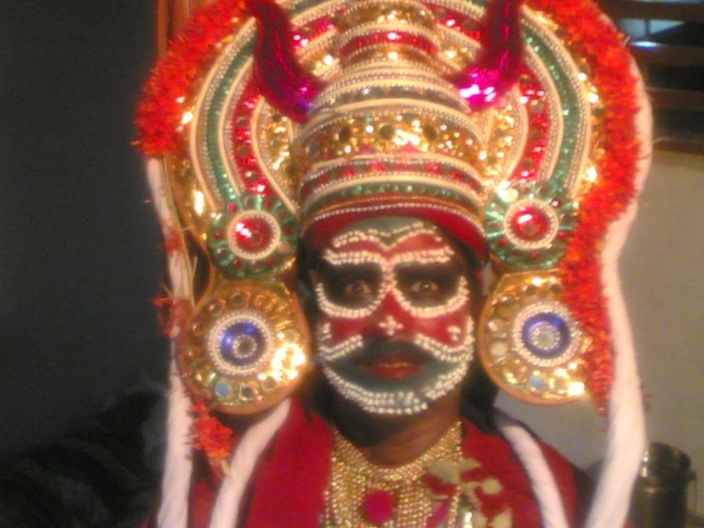Mudiyettu is based on the Puranic story of Darikavadham, the killing of the demon Darika.