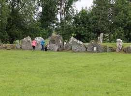 ITINERARY SATURDAY 22 nd SEPT TUESDAY 2 nd OCT 2017 DAY 1 Saturday 22 nd Sept - 10:00-10:15am AIRPORT PICKUPS & Bunratty Village. THE GRANGE STONE CIRCLE & LOUGH GUR (L&D) We travel down to Co.