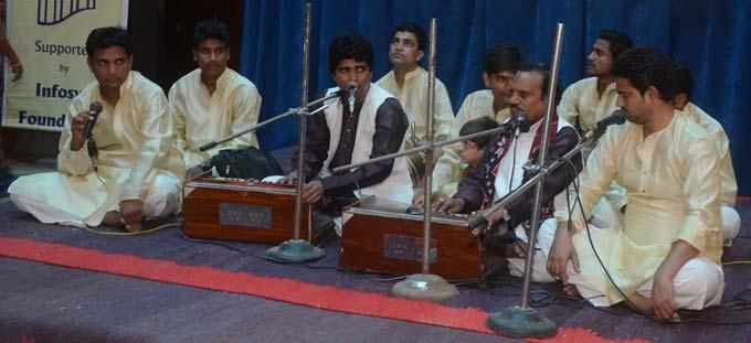 Program commenced with one of the famous Rajasthani composition Kesariya Balam Aavo ne Padharo Mare Des and many different Rajasthani folk Songs were performed.