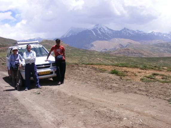 Manali to Leh Jeep Safari 2013 Safari: Manali to Leh Jeep Safari Duration: 10 Days Altitude Ranging from about 9,000 to 18,500 feet at Khardung La Pass Grade Moderate The 472 km overland journey is