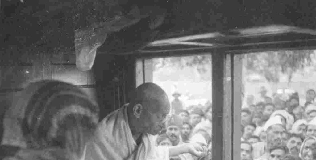 www.gandhimedia.org "Bapu, I haven't brought it along", I replied. After the prayers, at his residence, he asked again, "Why didn't you bring a dilruba?
