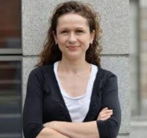 Dr. Isabella Evangelisti is a freelance art historian, based in Dublin and Belfast.