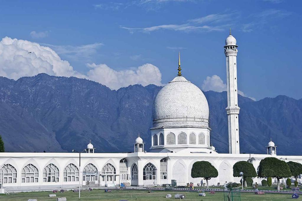 Hazratbal Shrine A place of utmost serenity and calm, Hazratbal shrine is considered to be Kashmir's holiest Muslim shrine and it is situated on the left bank of the Dal Lake, Srinagar.