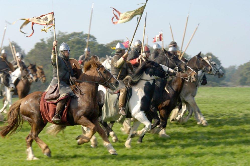 THE BATTLE OF HASTINGS Both armies are thought to have been between 5,000 and 7,000 soldiers large armies for the time.