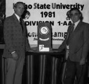 b e n g a l f o o t b a l l December 1972. Steve Beller Becomes ISU s First Academic All- quarterback Mike American.
