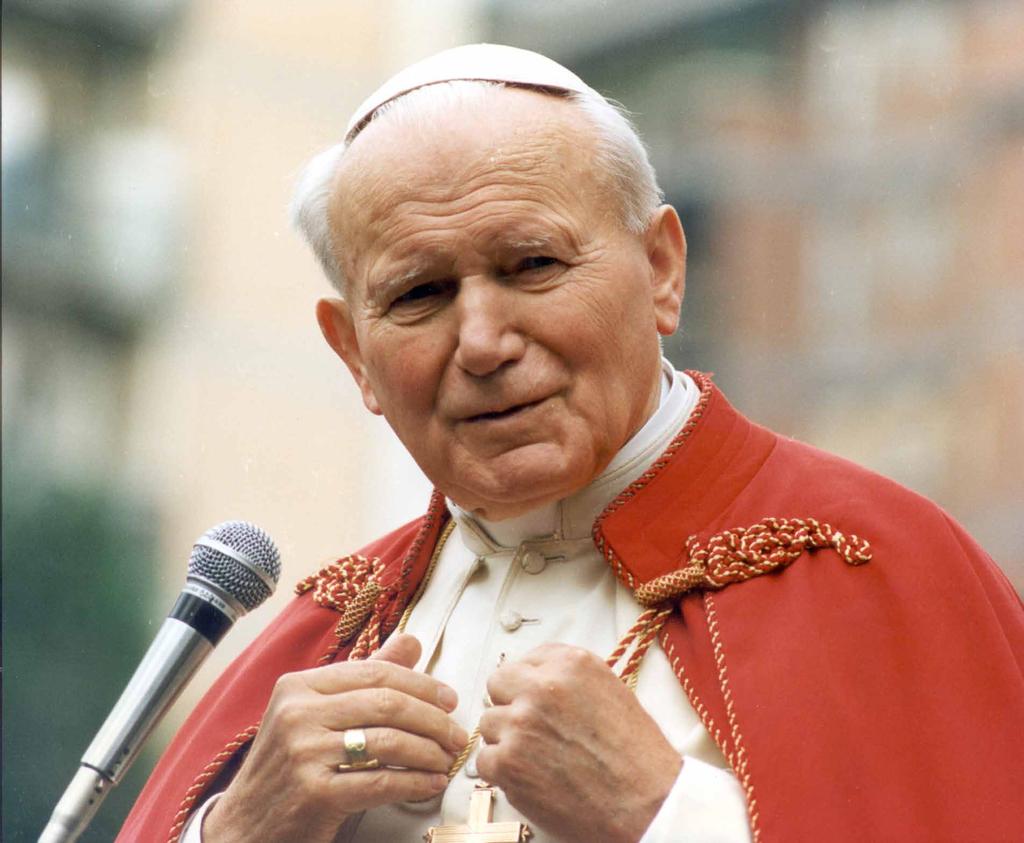 Journeying with Saint John Paul II Overview - Faith Award Leader Sessions Session 1: BE NOT AFRAID Young people today may only be vaguely aware of who the great St. John Paul II was.