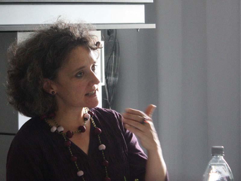 Christiane Brosius during the discussion with the students about her