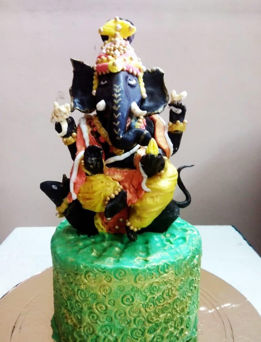 Eco-warrior Alpa Majmudar, Ahmedabad has sent this picture of Chocolate Ganesha.