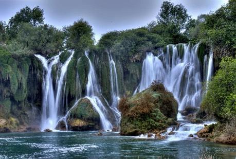 We will keep our rooms at Hills Hotel, bringing our one night bag, we drive to Kravica waterfalls, one of the most beautiful vortexes where great gifts from the Earth can be received there.