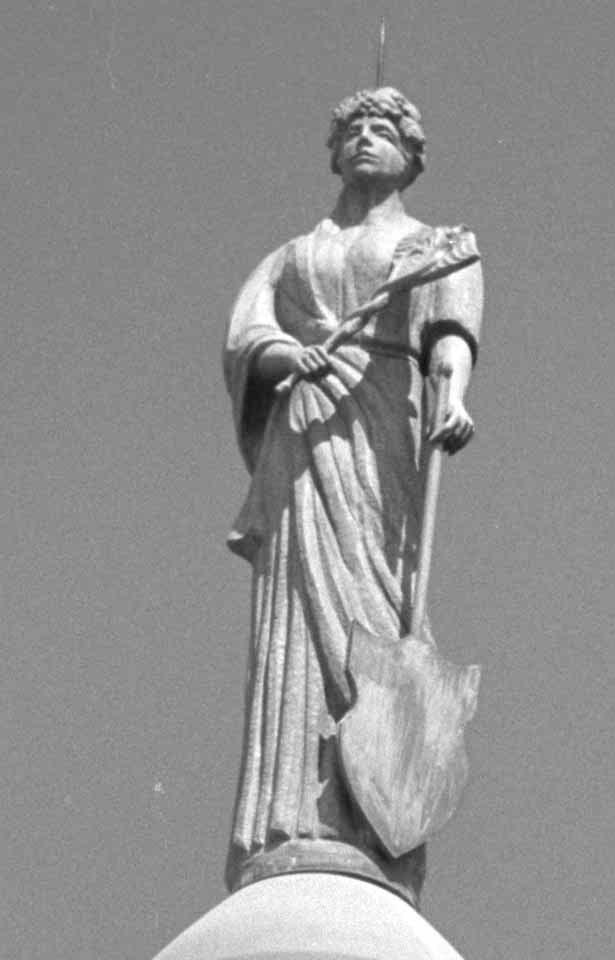 Justice A statue of Justice stands on the south side of the building.