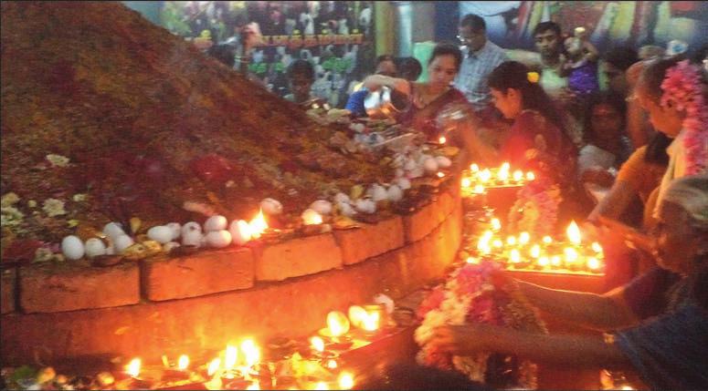 Hundreds of devotees prepared and offered sweet pongal to the presiding deity of Sri Moopathamna Temple, Maharajapuram Santhanam Salai, T.