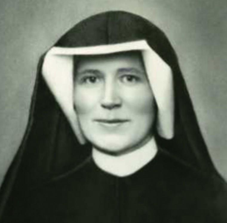 POP QUIZ! Who is St. Faustina? How can she relate to us as moms?