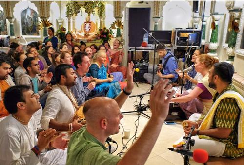 Next from July 9 th through 10 th, the Radha Krishna Temple on London s Soho St. held its first ever Kirtan Mela, London Mellows.