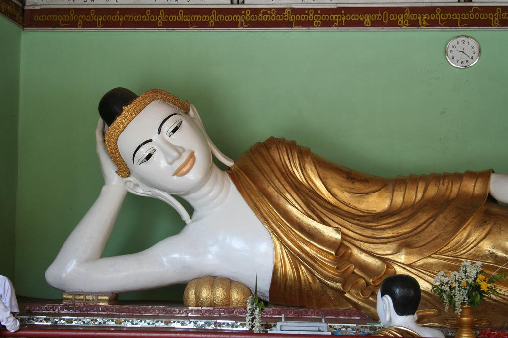 10 December 2011 Yangon Saturday Today, enjoy a full day s sightseeing. This morning start your sightseeing with a visit to Botataung Pagoda.