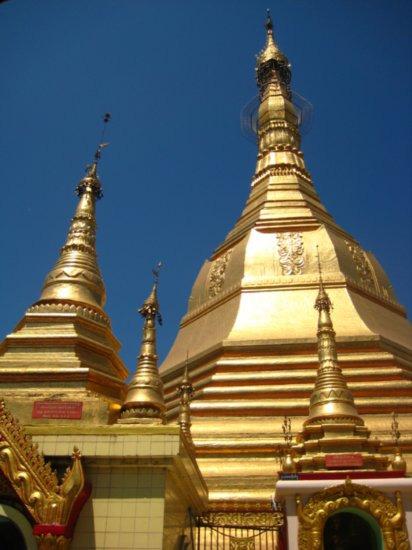 During the cleanup a golden casket containing a hair and two other relics of Buddha were found. Continue on to visit the Sule Pagoda.