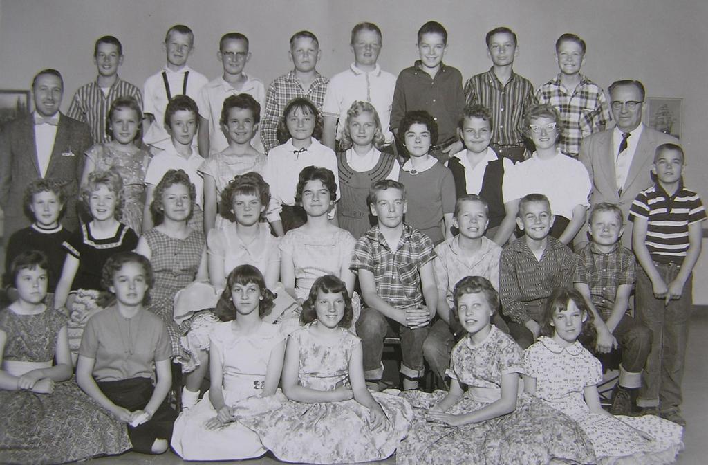 6th Grade, Rees Elementary 1958-59, Spanish Fork, Utah Front l to r: Susan Hales, V.