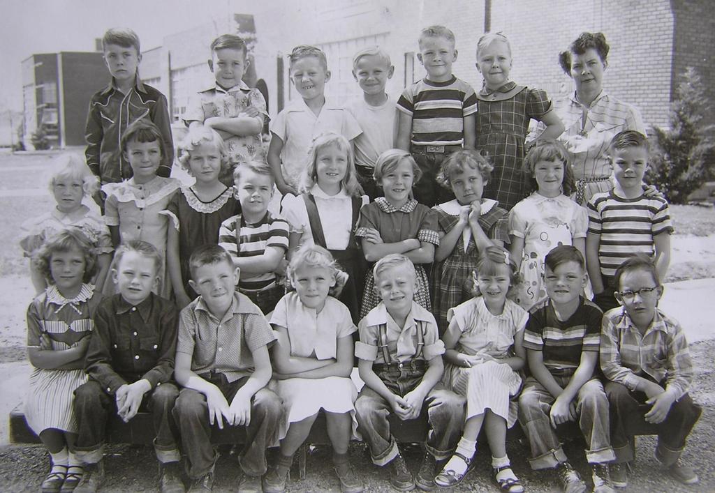1st Grade, Rees Elementary 1953-54, Spanish Fork, Utah Front l to r: Jana Lee Russell, Lee Christensen, Ronald Dunn, Marilyn Clark, Ronald Atwood, Marilyn Bauer, Paul Smith, Nolan Hill 2 nd : Nellie