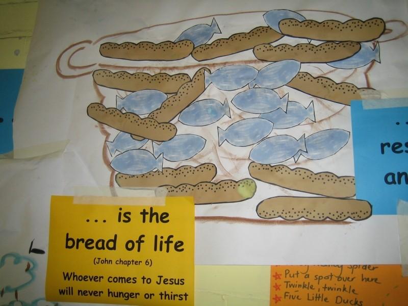 Page 10 of 20 Week 4: The Easter King... is the bread of life Craft suggestion Make some plain coloured salt dough (lots of recipes on Google) and have the kids make "bread" with it and knead it etc.