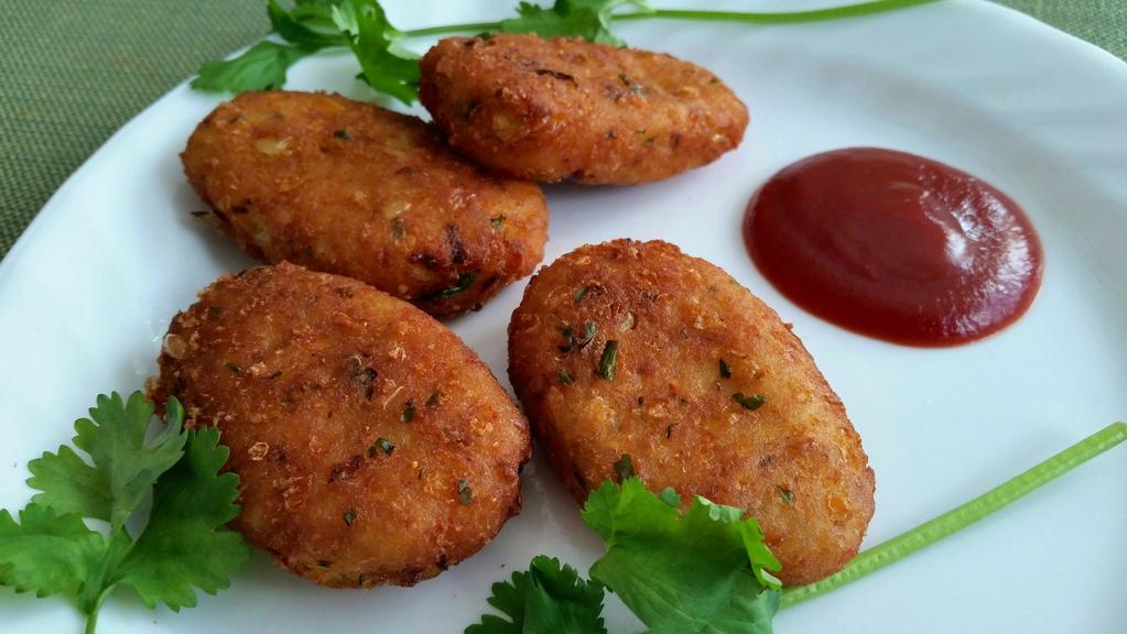 An appetizer is usually a chicken cutlet or onion salad.