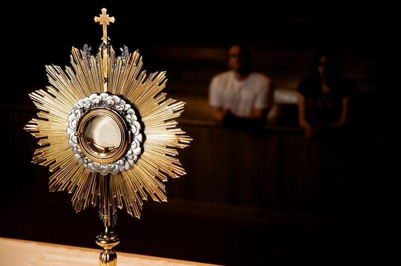 EXPOSITION OF THE BLESSED SACRAMENT AT HOLY CROSS CHAPEL WEDNESDAYS, 9:30 AM TO 4 PM Archbishop Fulton Sheen made a holy hour every day of his life and wrote his homilies in Our Lord s presence.