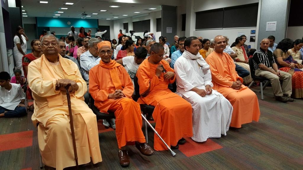 Paul de Jersey, Governor of Queensland with Swami Atmeshananda, Maha Sinnathamby and others Other Activities: Swami Atmeshananda participated in the Australian National Hindu Conference United