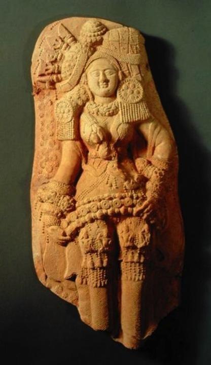 Comparable female figures, yakshis are found in many spots in West Bengal.