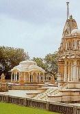 A famous temple Vishnupada Mandir is situated on the bank of river Falgu (Niranjana).
