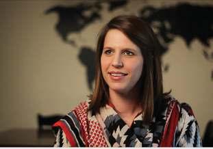 Video: Mobilizing volunteers worldwide Story: Lindsay McDonald is a pastor s wife living in Casey, Illinois.
