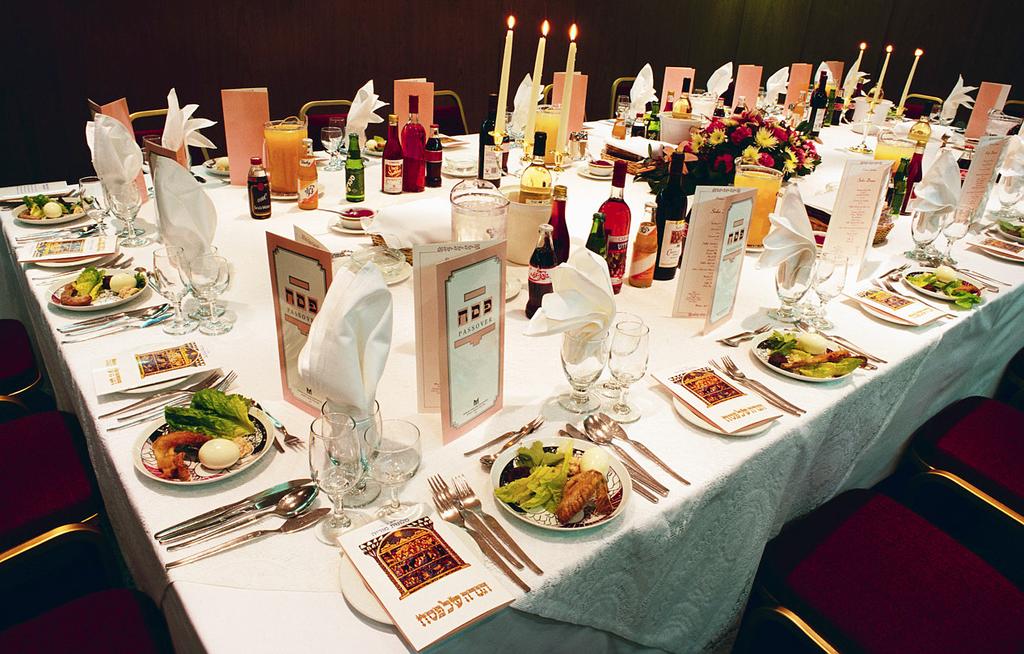 APRIL COMPASS Compass: Passover Seder Coming o a church near you on Thursday, April 13, Norh Park Church will be holding a Passover Seder ha you won wan o miss.