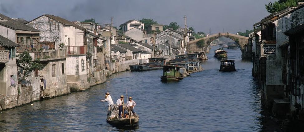 378 P A R T I I I The Postclassical Era, 500 to 1000 C.E. Barges make their way through a portion of the Grand Canal near the city of Wuxi in southern China.