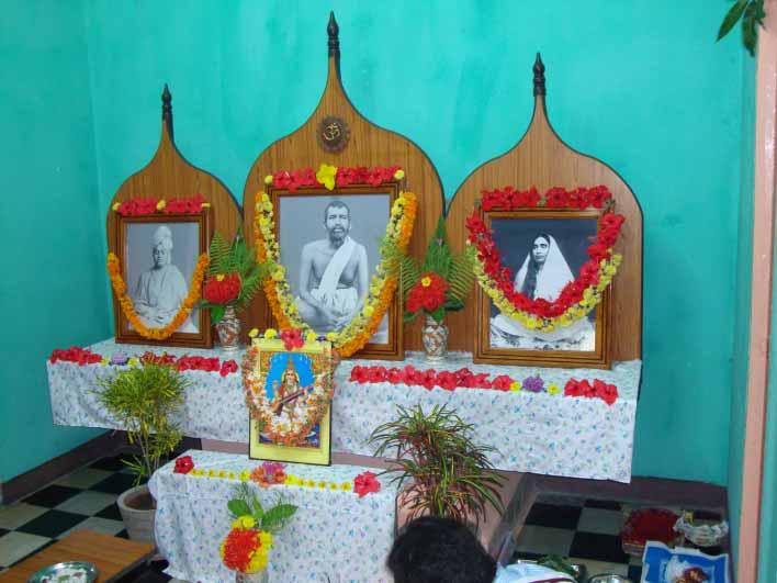 Ashtami (22 August, 2011), Siva Ratri (20 February, 2012), Christmas Eve (24 December, 2011) were celebrated in the Samithi with special Puja in the morning and special Bhajan in the evening.